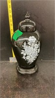 Porcelain urn