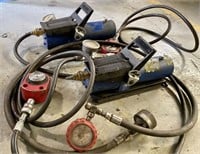 Qty (2) Hydraulic Rams & Foot Pumps