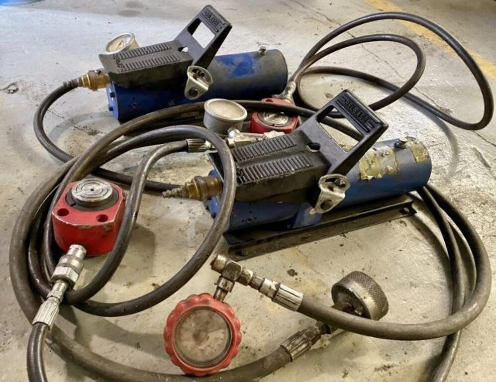 Qty (2) Hydraulic Rams & Foot Pumps