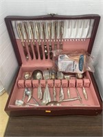 Flatware set