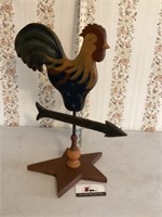 Wooden rooster decor