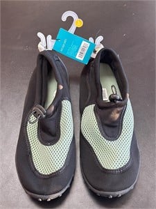 Kids aqua shoes