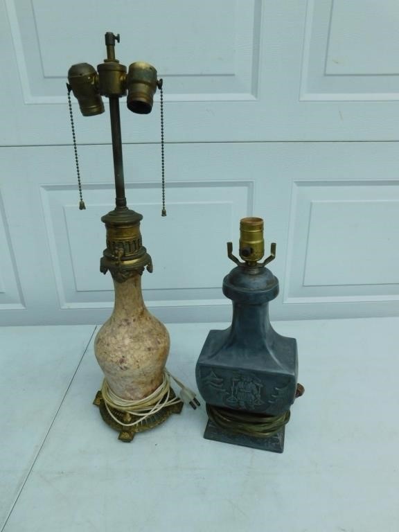 Two vintage table lamps, untested
