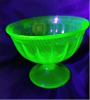 Federal Glass Fluted Rope Green Uranium Dish