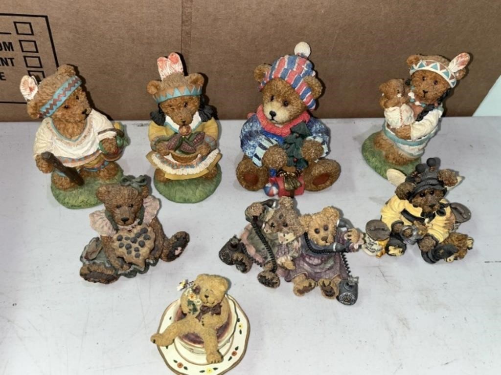 BEARS FIGURINE COLLECTIBLES LOT