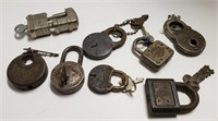 antique Padlock w/ Keys . Bid 1 x qty in lot.