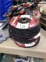 STACK OF GRINDING PADS