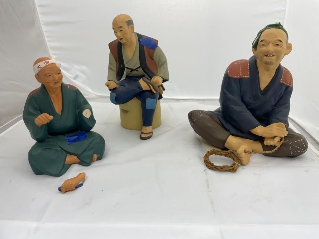 3 Asian Figures Japan - 1 is broken