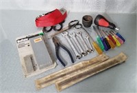 Lot of miscellaneous items-Sharpening