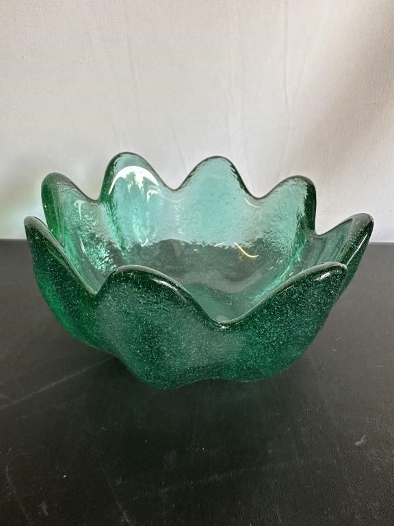 MCM Vintage Blenko Art Glass Lotus Bowl