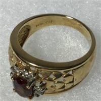 Caraple & Diamond Surrounds Ring