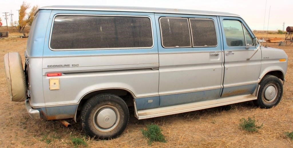 1977 Ford Econoline 150 | Linnebur Auctions, Inc.