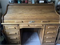 Beautiful Oak Roll Top Desk!  Very Nice Condition!