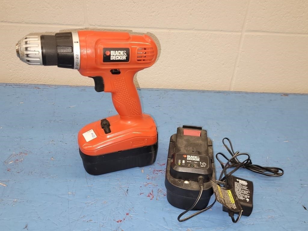 COLLECTIBLE & ELECTRONIC AUCTION THURS JULY 4th at 7:00 PM