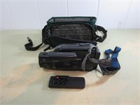 Sony Handy Cam CCD-FX640 w/Camera Bag