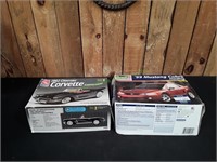 1999 Mustang & 1962 Corvette Model Kits