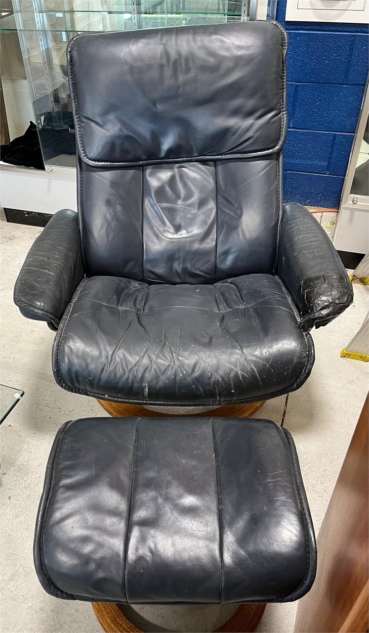 Ekornes Streeless Chair & Ottoman