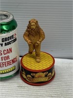 The cowardly lion the wizard of oz wind up