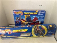 Hot Wheels Track & Police Station