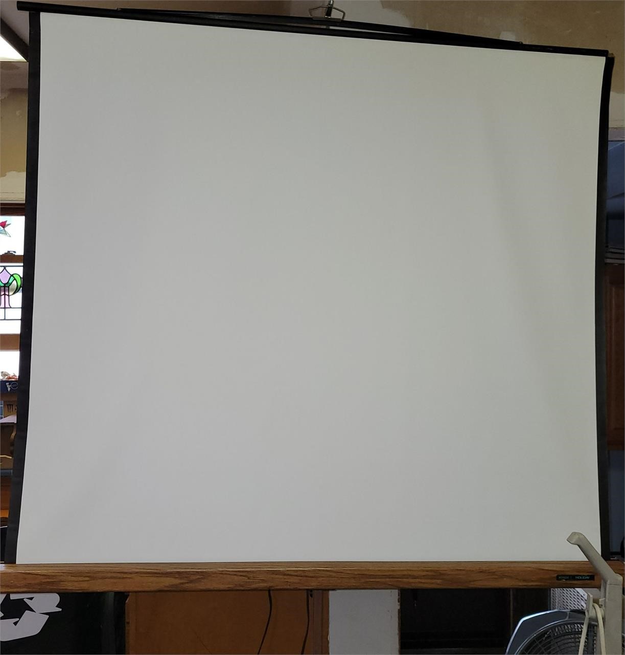 Knox/Holiday Projector Screen 55" x 59"