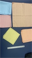 F1) Assortment of 5 colorful cotton napkins. Each