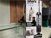 New shark rotator vac box is open