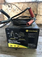 John Deere 200 amp six and 12 V battery charger