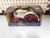 1:16 Scale ERTL Fordson Model F Special Edition