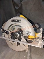 DeWalt 7 1/4" Lightweight Circular Saw Corded