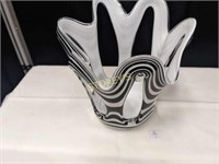 Swirl black & white art glass Vintage Vase