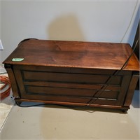 B259 Vintage Cedar chest