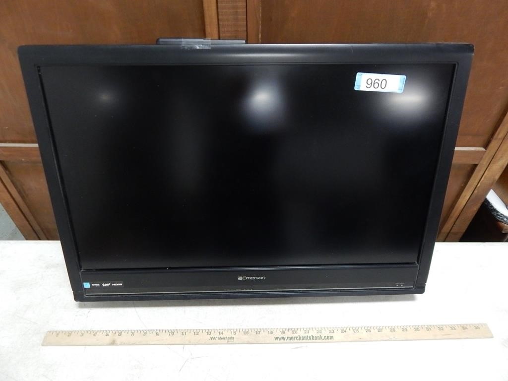 Emerson flat screen tv with remote; 32"