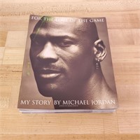 (9) Michael Jordan Small Paperback/Magazine Form