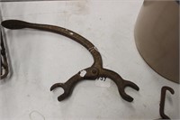 Antique KN Tool Company Tire Spreader