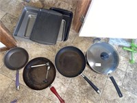 Skillets & Bake Pans