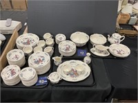 Beautiful Williamsburg Wedgwood Dinnerware Set.