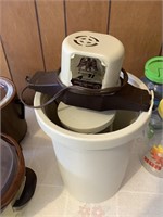 Model 71 4 quart ice cream maker