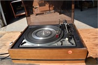 Noresco Turntable with cleaning arm *LYS