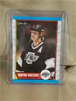 Rare O-pee-chee Wayne Gretzky Hockey Card