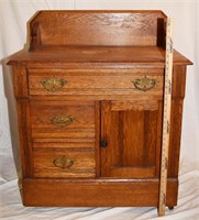 ANTIQUE OAK WASHSTAND - COULD USE TOUCH UP ON TOP