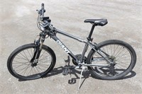 "Giant" Revel 2 21-speed Mountain Bicycle