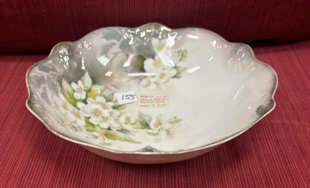 RS Prussia Red Star center bowl with iridescent