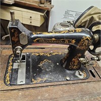 Minnesota sewing machine table