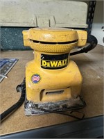 Dewalt 1/4 Sander