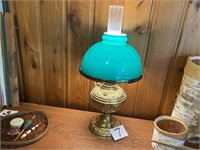 VINTAGE BRASS TABLE TOP LAMP