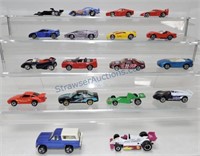 Matchbox and Hotwheels lot of 18 die cast cars