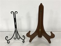 Pair of small display easels