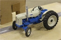 ERTL FORD 5000 TOY TRACTOR