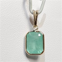 $1800 14K  Colombian Emerald(2.7ct) Pendant