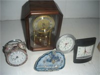 Tabletop Clocks-Quartz Anniversary, Polished
